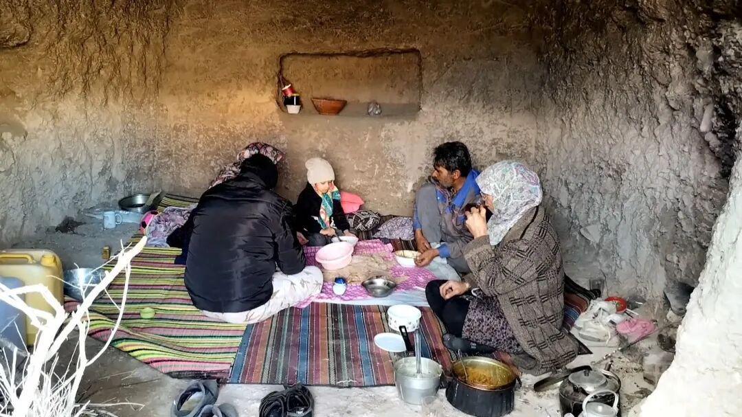 九游体育app-美国打伊朗到底图什么？八成中国人以为是抢石油……